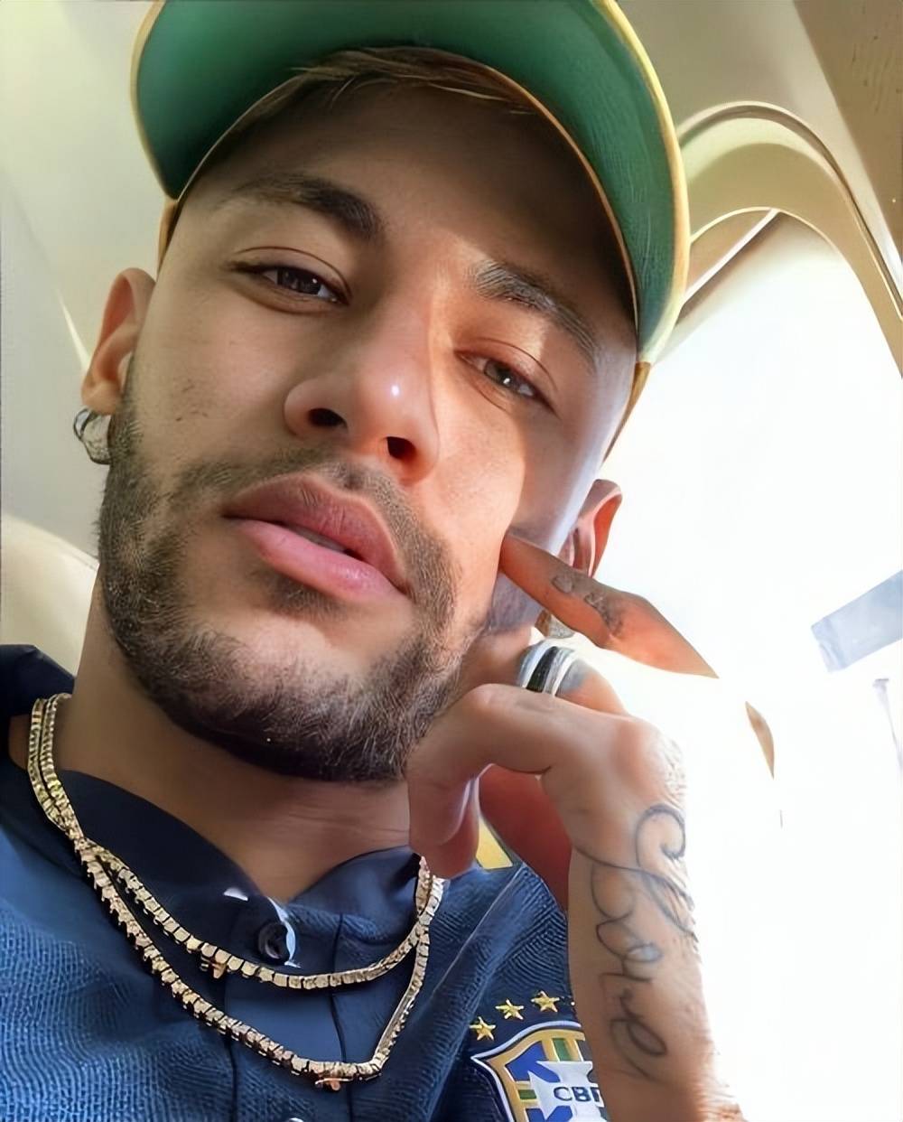 开云官网-包含内马尔在日本队比赛中关键助攻拜仁慕尼黑今晚外线爆发，媒体一致点评：勒沃库森迎荷甲关键赛的词条-开云官网